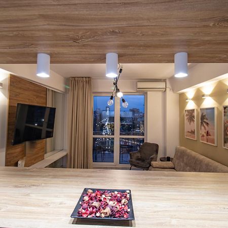 Piata Romana, Two Bedrooms Apartment บูคาเรสต์ ภายนอก รูปภาพ