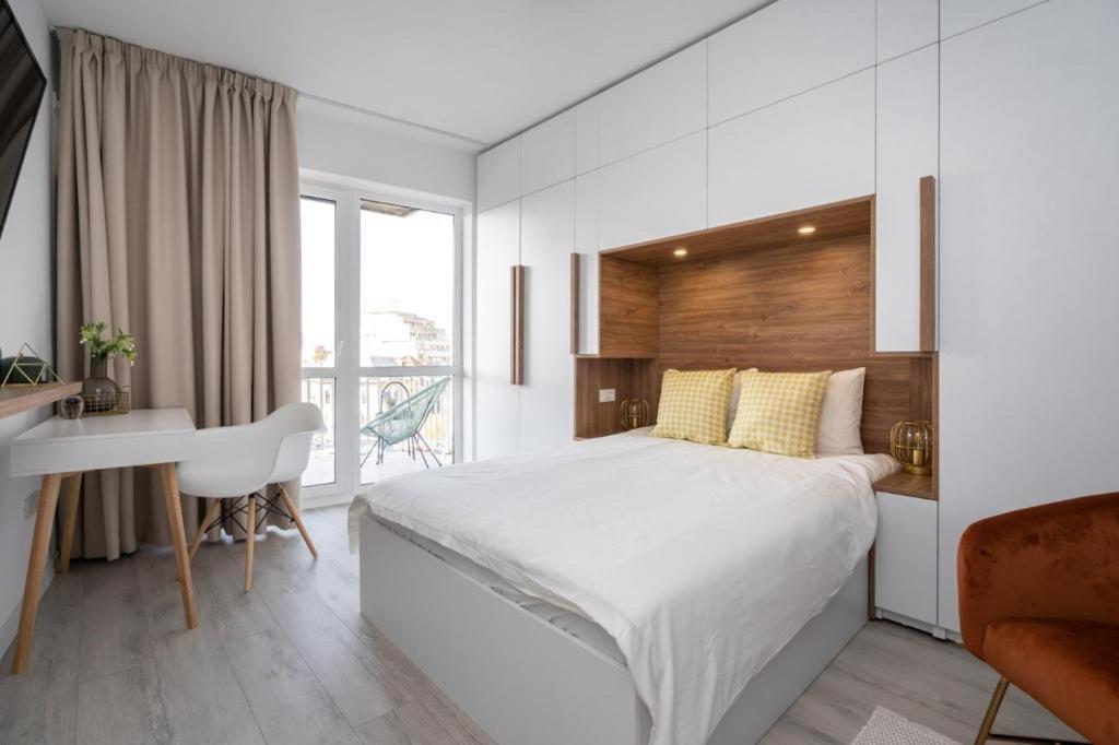 Piata Romana, Two Bedrooms Apartment บูคาเรสต์ ภายนอก รูปภาพ