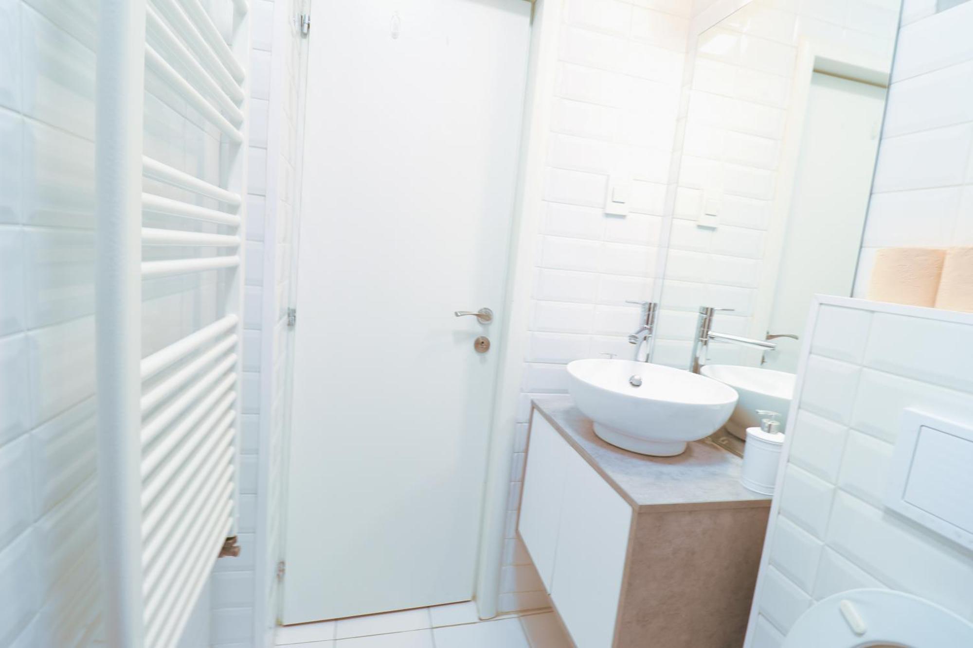 Piata Romana, Two Bedrooms Apartment บูคาเรสต์ ภายนอก รูปภาพ